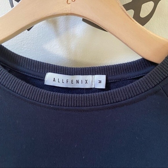 Anthropologie All Fenix Crewneck Cropped Silouhette Navy Sweatshirt M NWOT - Picture 6 of 13